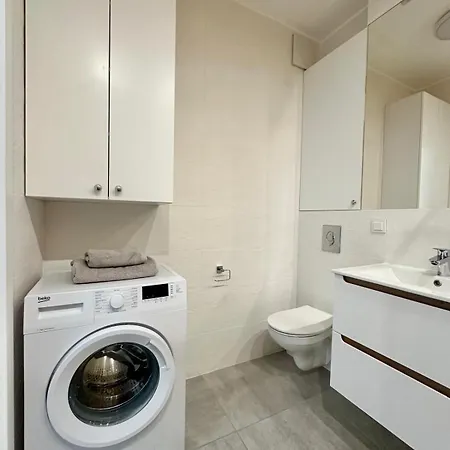 Apartment Superapart Dereniowa 60, Cozy Urban Retreat, Perfect Family Getaway *