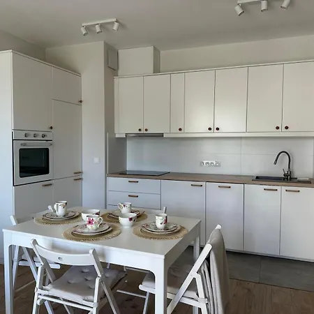 Apartment Superapart Dereniowa 60, Cozy Urban Retreat, Perfect Family Getaway Warschau