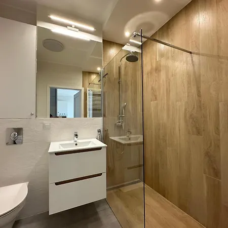 Apartment Superapart Dereniowa 60, Cozy Urban Retreat, Perfect Family Getaway *