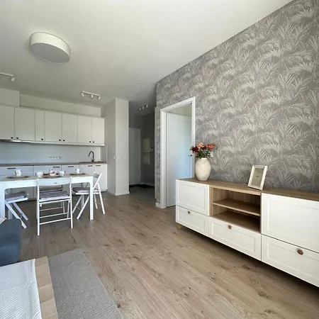 Apartment Superapart Dereniowa 60, Cozy Urban Retreat, Perfect Family Getaway *