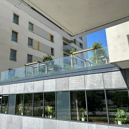 Superapart Dereniowa 60, Cozy Urban Retreat, Perfect Family Getaway דירה ורשה