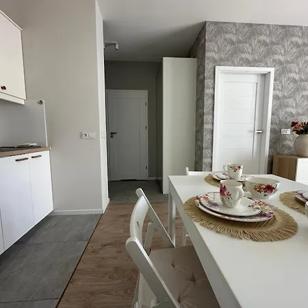 Superapart Dereniowa 60, Cozy Urban Retreat, Perfect Family Getaway * ורשה